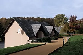 Façade  arrière de l'hôtel restaurant la Maïade